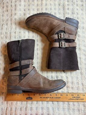 UGG Brown Leather Shearling-Lined Boot